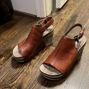 OTBT! Brown leather sandals! New without tags!